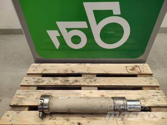 Merlo 40.25  actuator Výložníky a lžíce