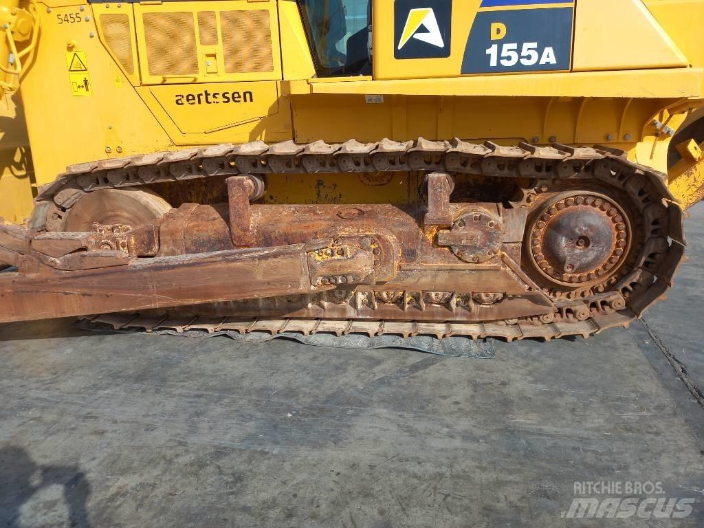 Komatsu D155A-6R Pásové dozery
