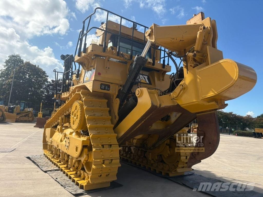 CAT D 10 T 2 Pásové dozery