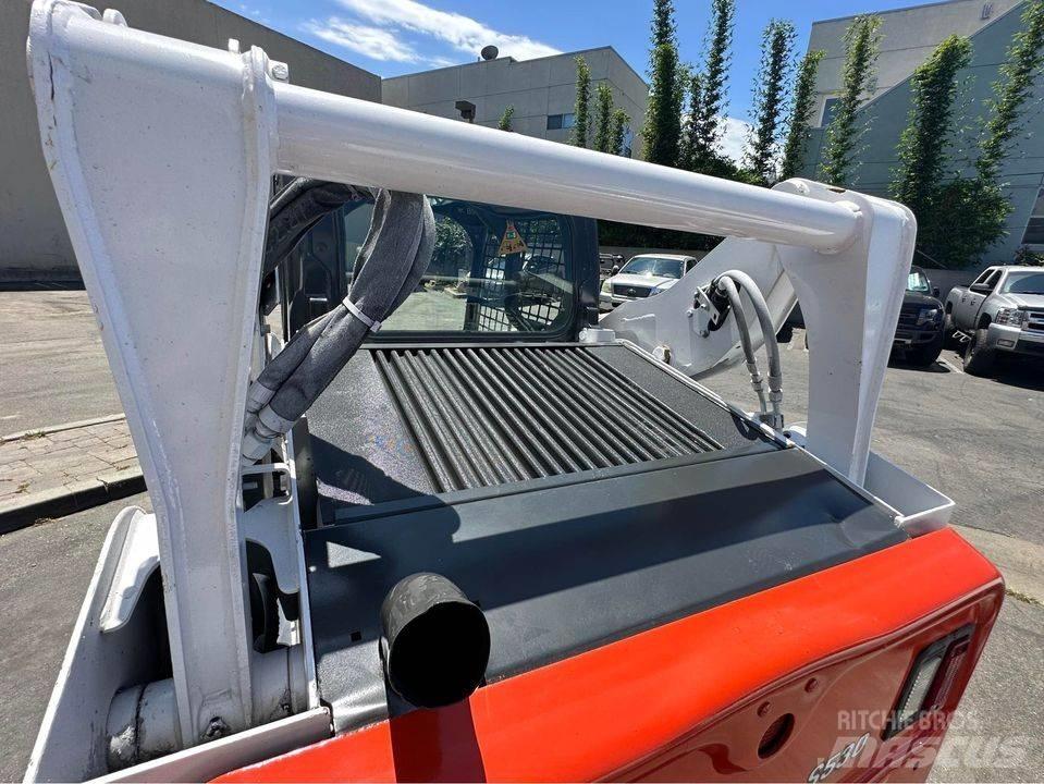 Bobcat S 530 Smykem řízené nakladače