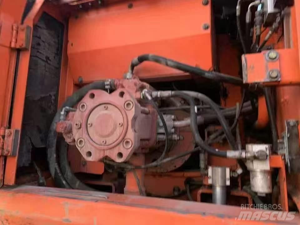 Doosan DH 210 W-7 Kolová rýpadla