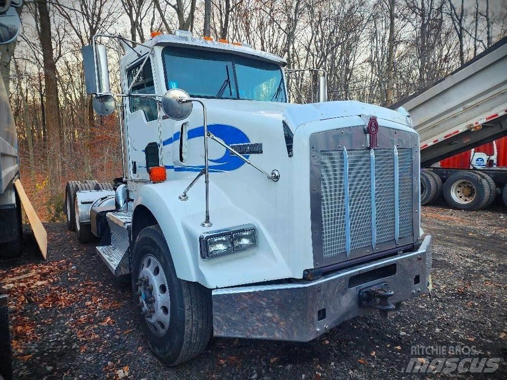 Kenworth T 800 B Tahače