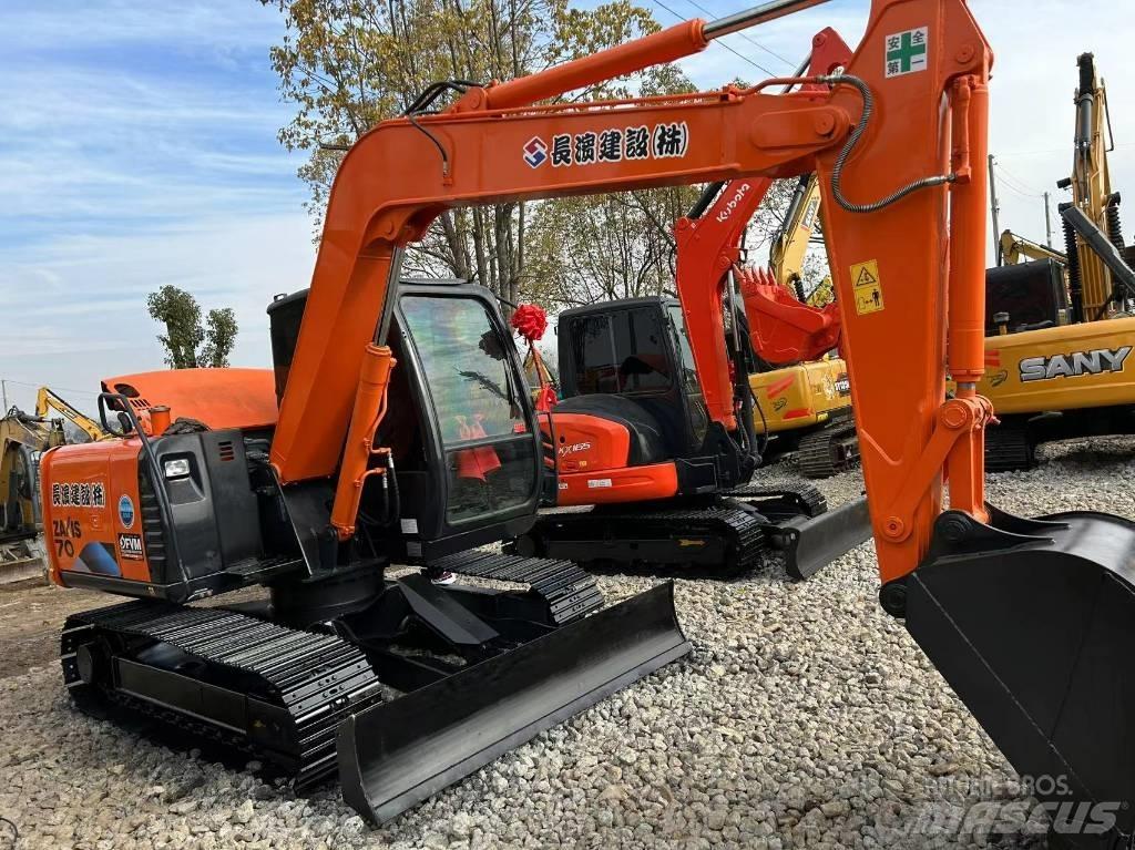 Hitachi 70 Pásová rýpadla