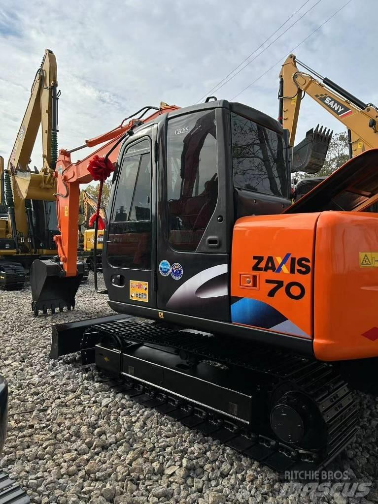 Hitachi 70 Pásová rýpadla