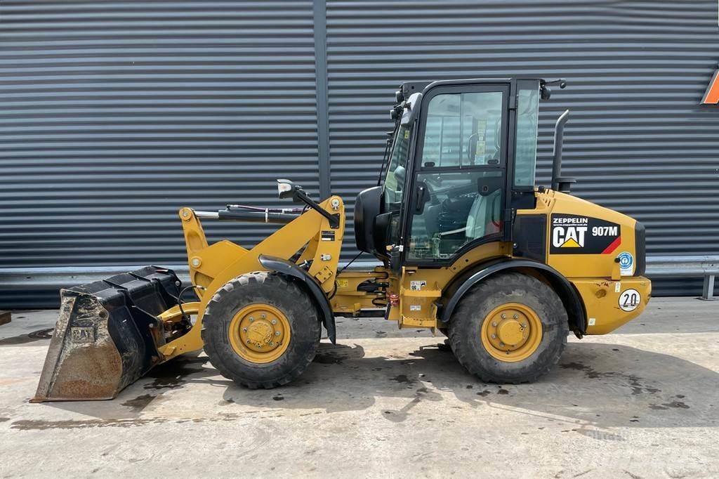 CAT 907M Kolové nakladače