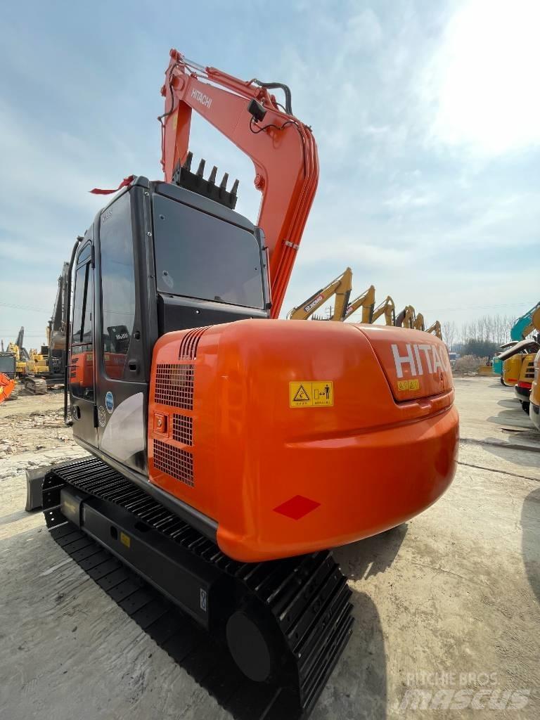 Hitachi 70 Mini rýpadla < 7t