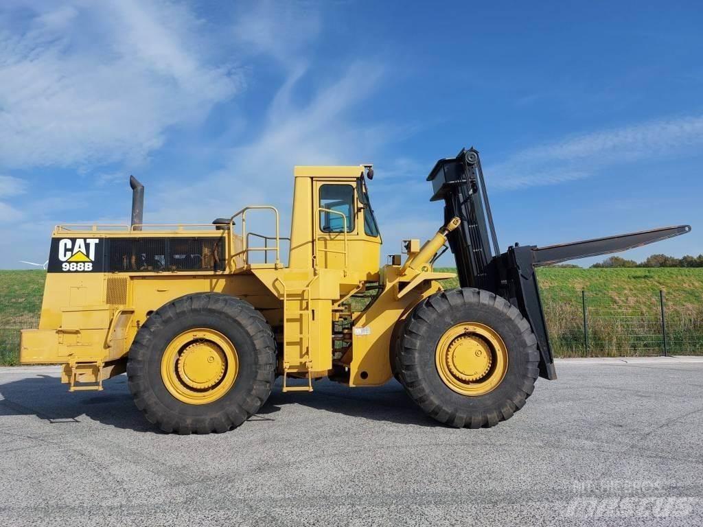 CAT 988 B Kolové nakladače