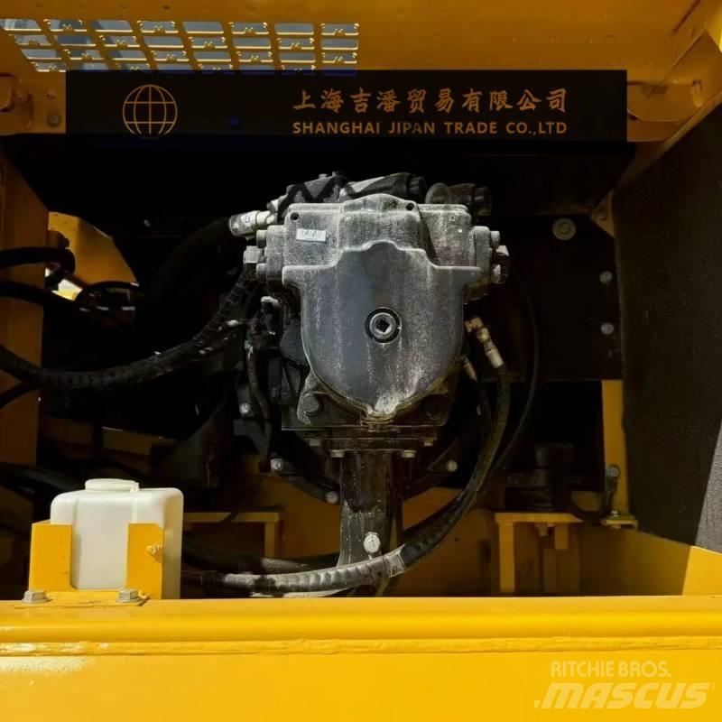Komatsu PC 450 Pásová rýpadla