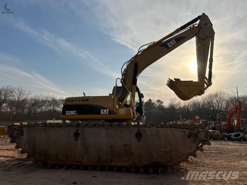 CAT 320CL Obojživelná rypadla