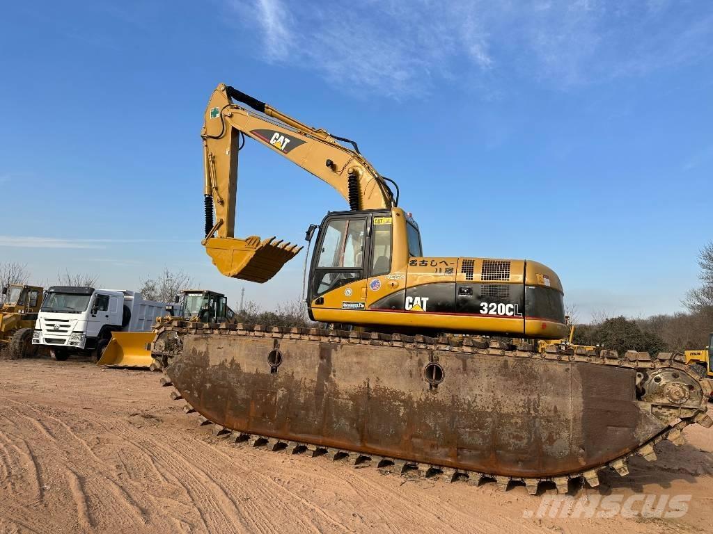 CAT 320CL Obojživelná rypadla