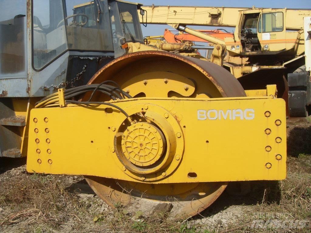 Bomag 217D Tahačové válce