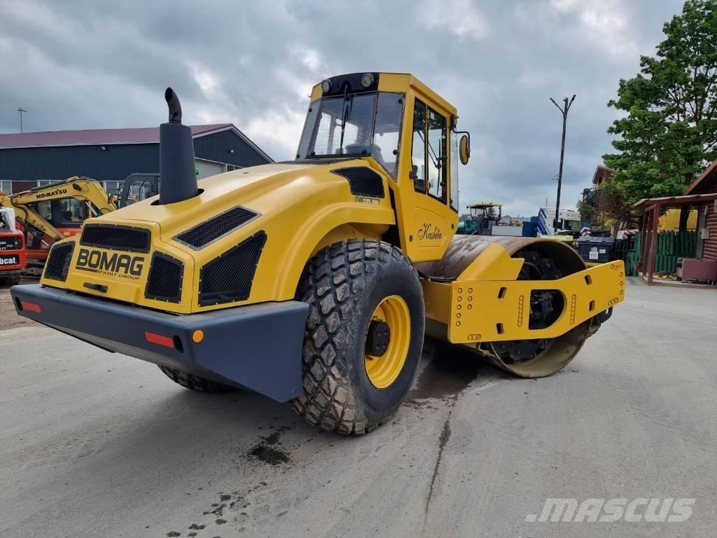 Bomag BW 213 D H-4 Tahačové válce