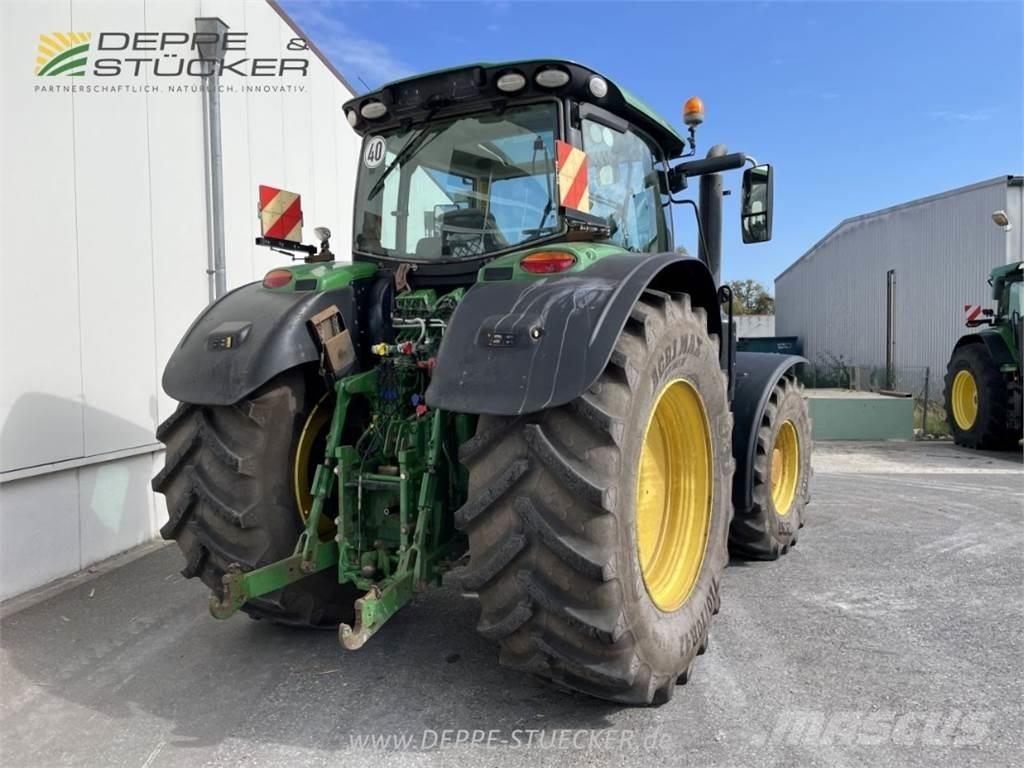 John Deere 6175R Traktory