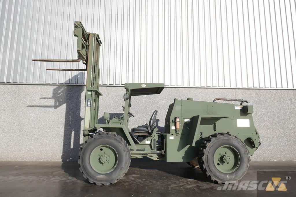 CASE M4K Ex-army Terénní vysokozdvižné vozíky