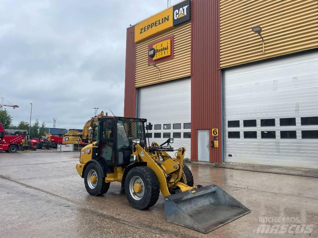 CAT 906 M Kolové nakladače