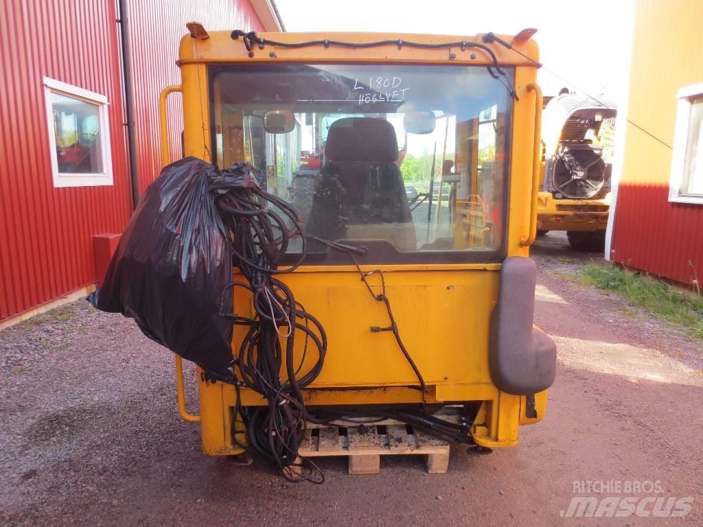 Volvo L 180 D Kabiny a interiér