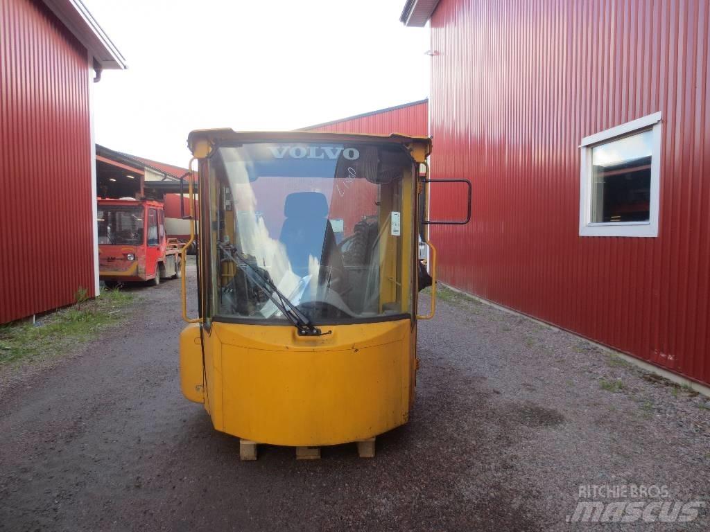 Volvo L 180 D Kabiny a interiér