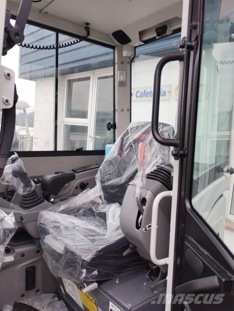 Takeuchi TB 325 R Mini rýpadla < 7t