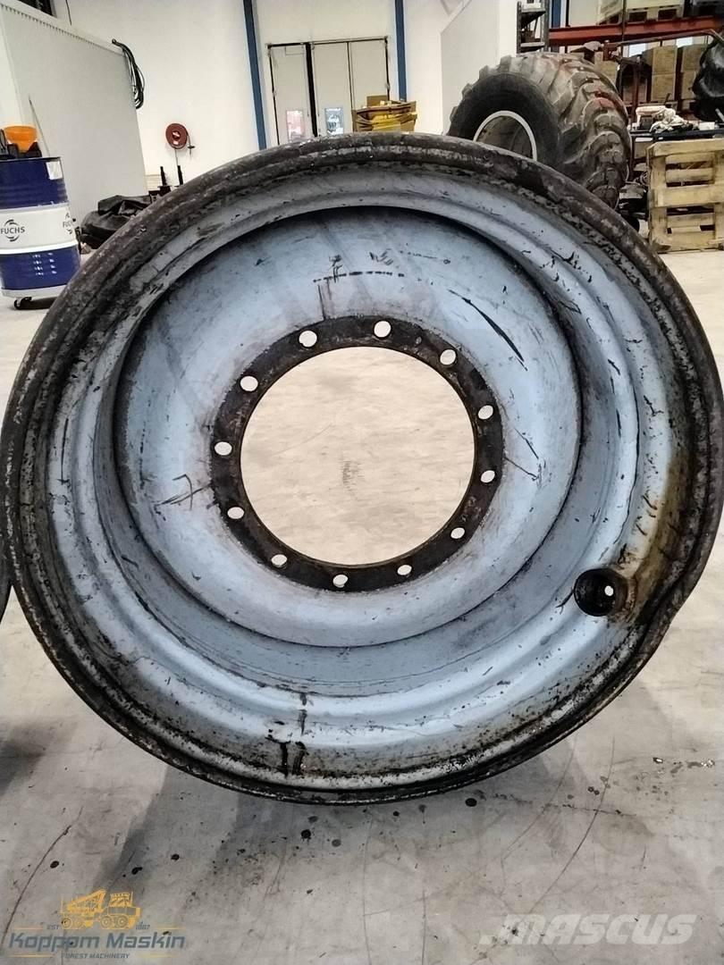 Valmet 901 20x34 Pneumatiky, kola a ráfky