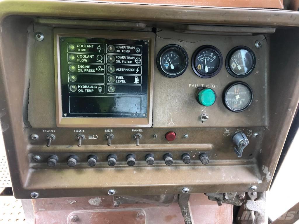CAT D 10 Pásové dozery