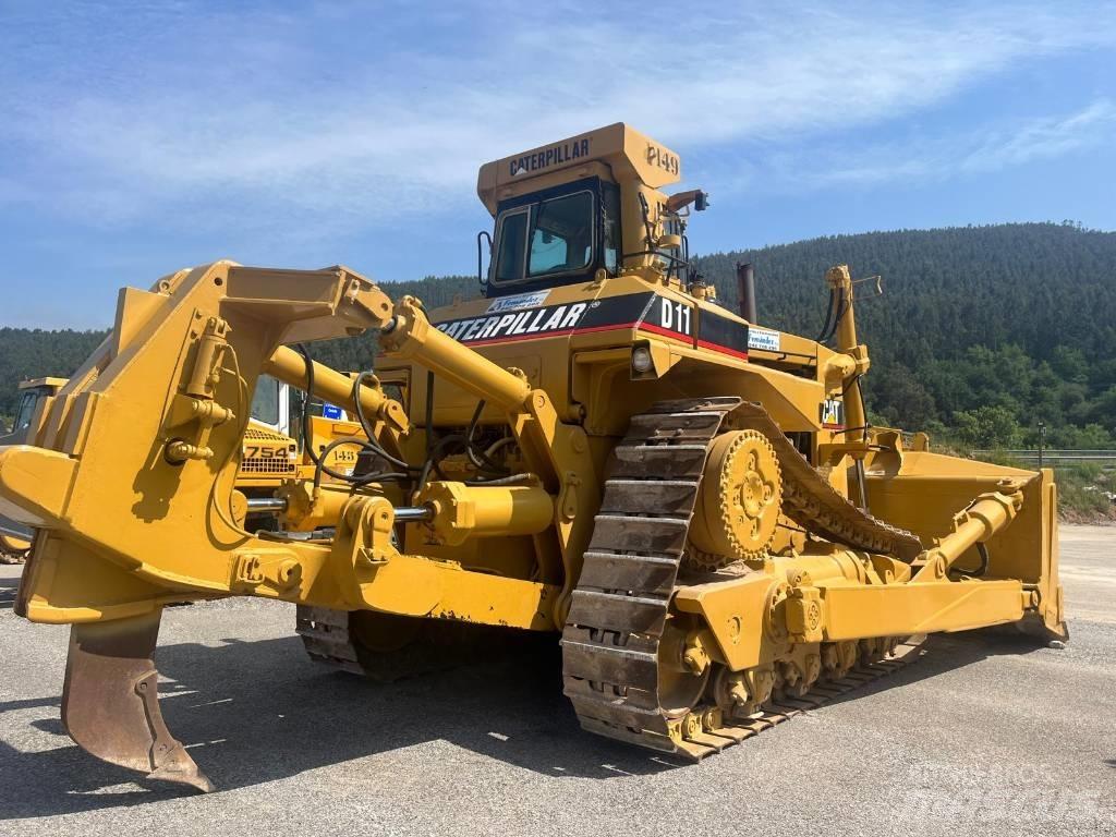 CAT D 10 Pásové dozery