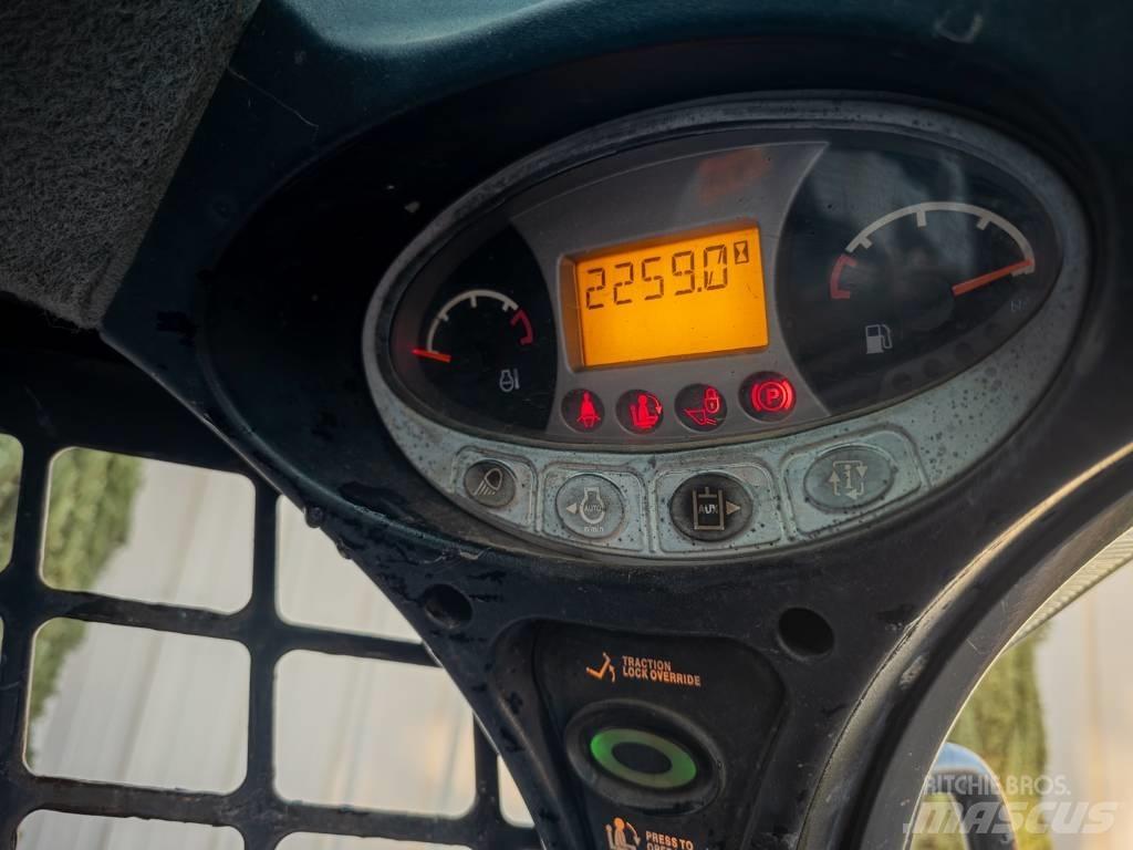 Bobcat T 650 Smykem řízené nakladače