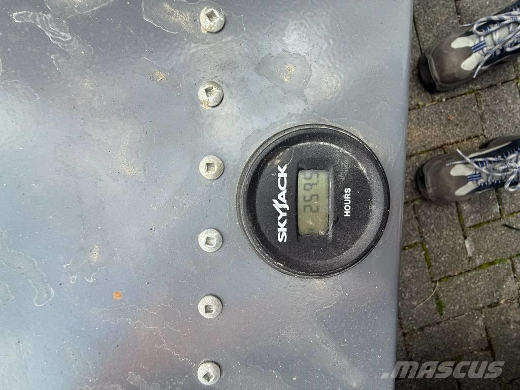 SkyJack SJ 3219 Nůžková zvedací plošina