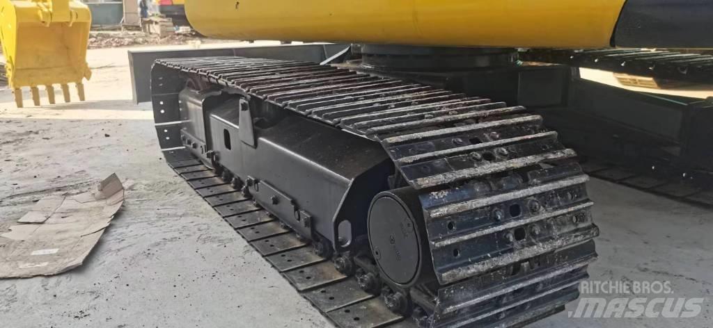 Komatsu 56-7 Pásová rýpadla