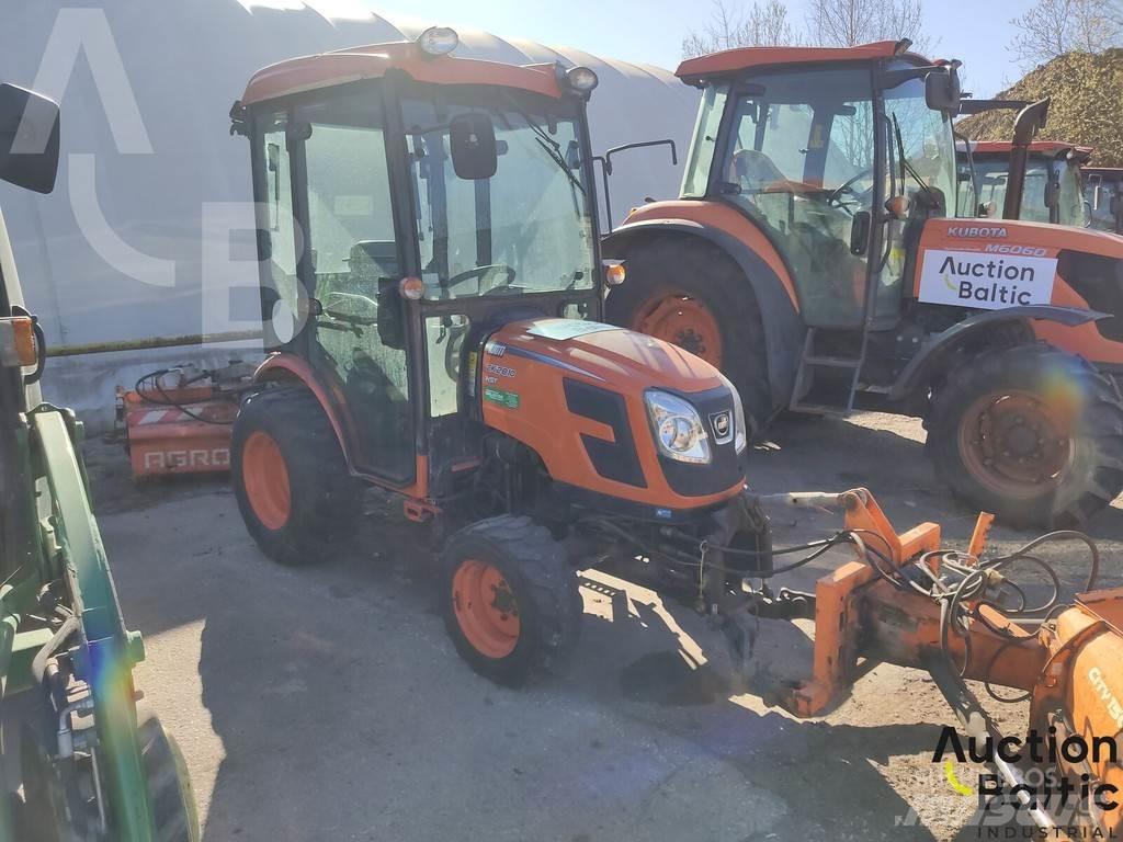 Kioti CK 2810 Traktory