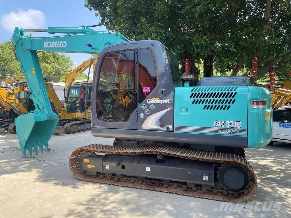 Kobelco SK130-8 Midi rýpadla 7t - 12t