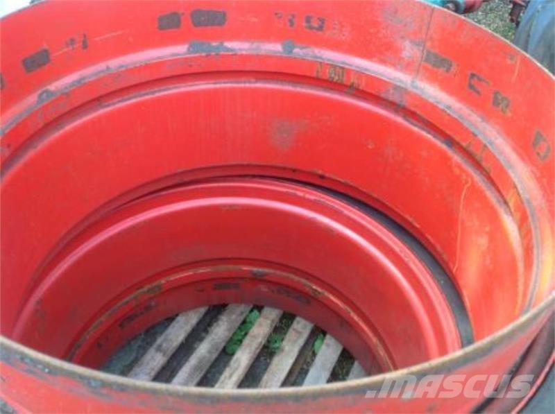  - - - 15.5R38 Pneumatiky, kola a ráfky