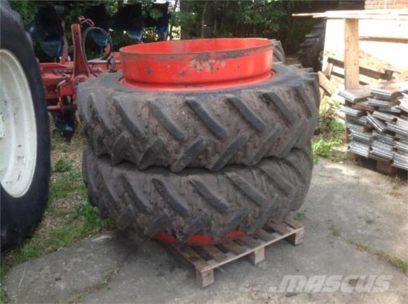  - - - 15.5R38 Pneumatiky, kola a ráfky