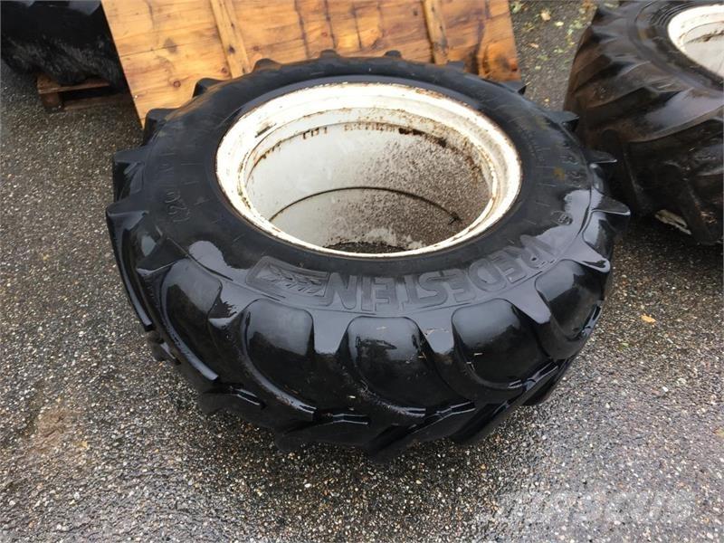  - - - 540/65R28 Pneumatiky, kola a ráfky