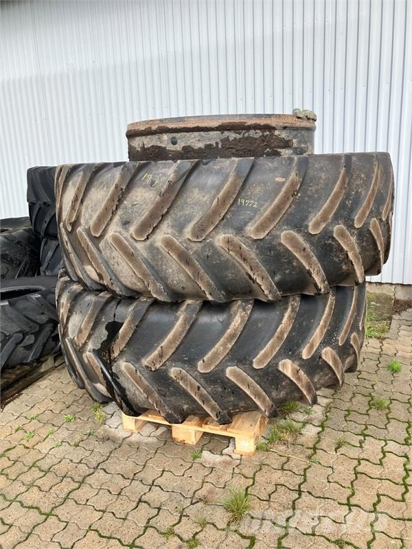  - - - 650/65X42 Pneumatiky, kola a ráfky
