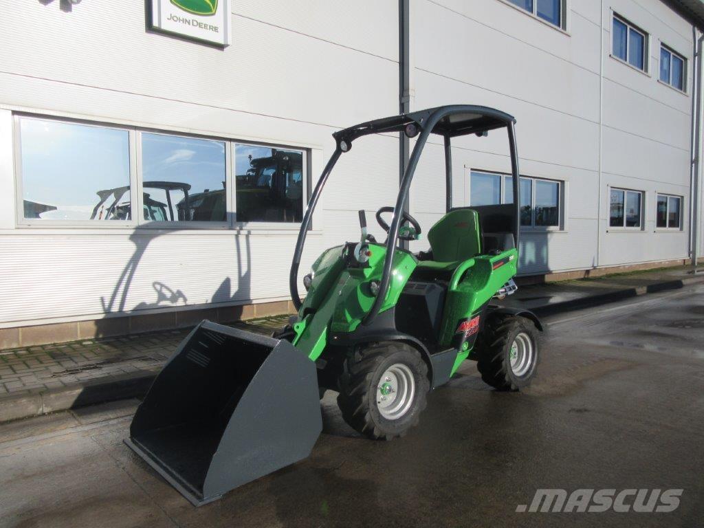 Avant 220 Teleskopické manipulátory