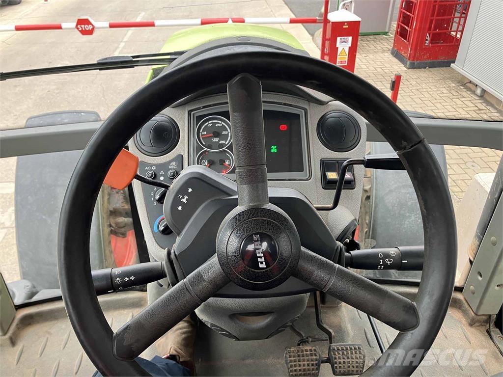 CLAAS Arion 620C Traktory