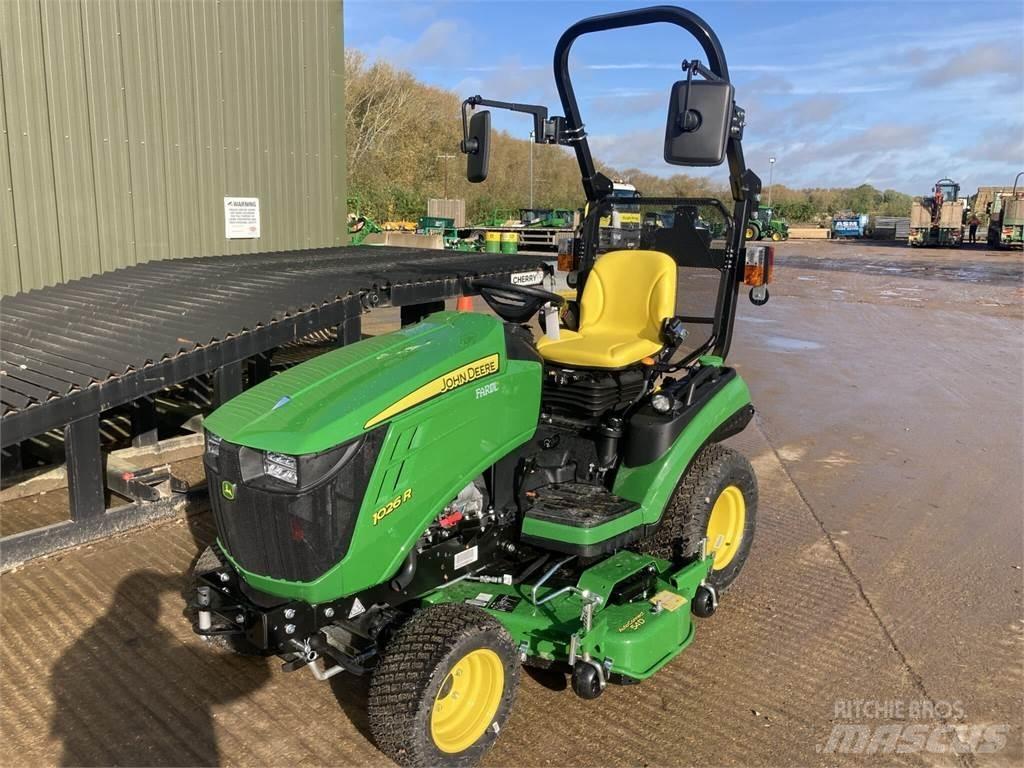 John Deere 1026R Kompaktní traktory