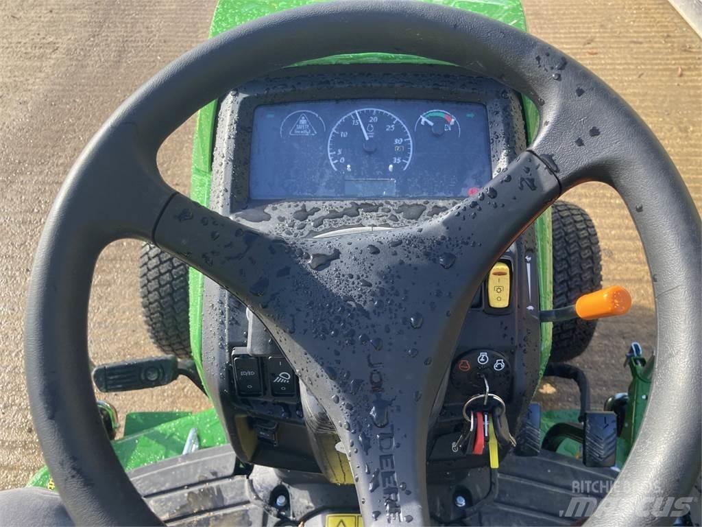 John Deere 1026R Kompaktní traktory