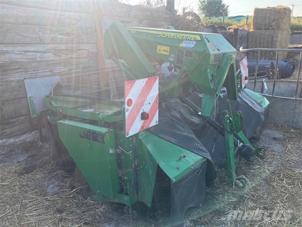 John Deere 131 Stroje na sklizeň pícnin-příslušenství