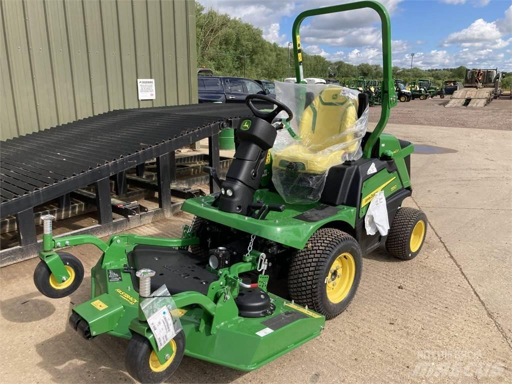 John Deere 1550 Samojízdné sekačky