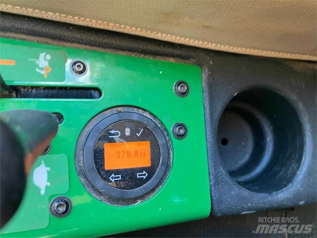 John Deere 1585 Samojízdné sekačky