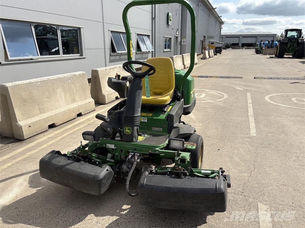 John Deere 2500E Vedené sekačky