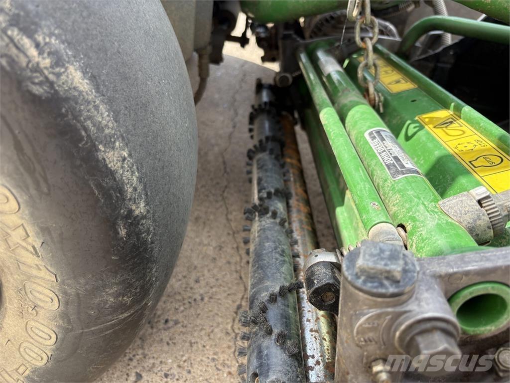 John Deere 2500E Vedené sekačky