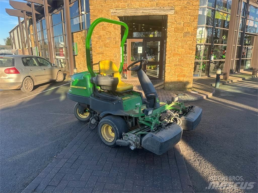 John Deere 2500EH Vedené sekačky