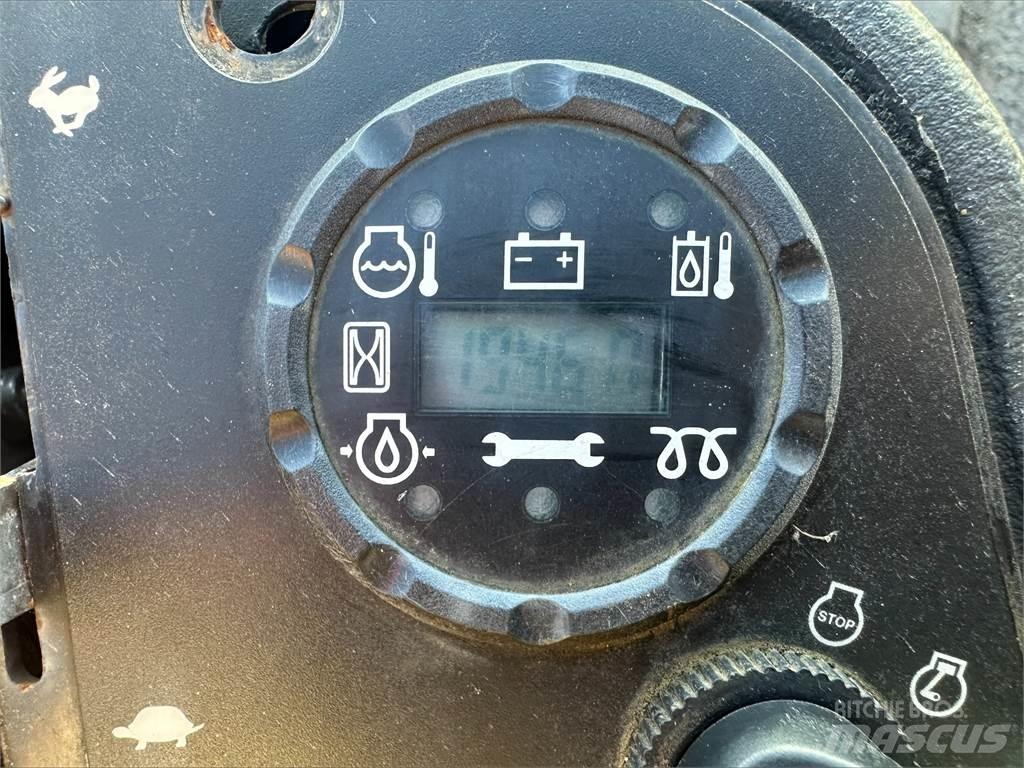 John Deere 2500EH Vedené sekačky