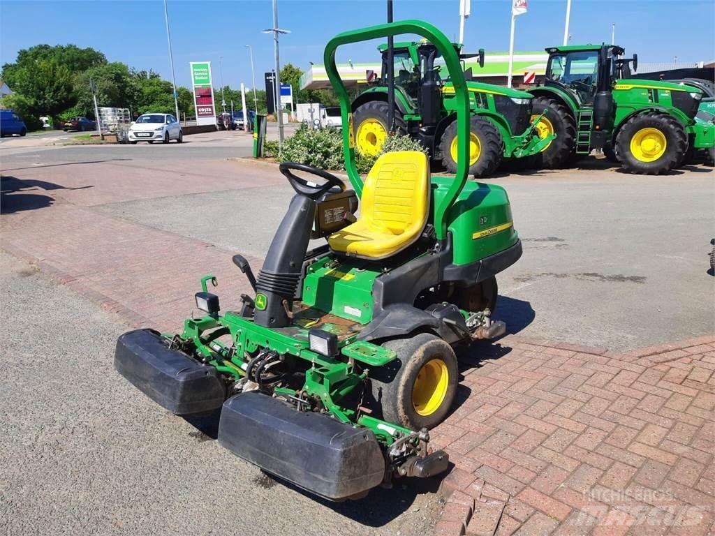 John Deere 2500EH Vedené sekačky