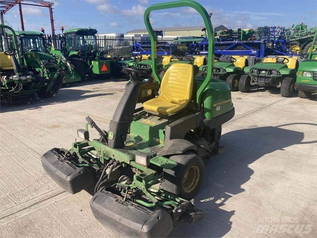 John Deere 2500EH Vedené sekačky