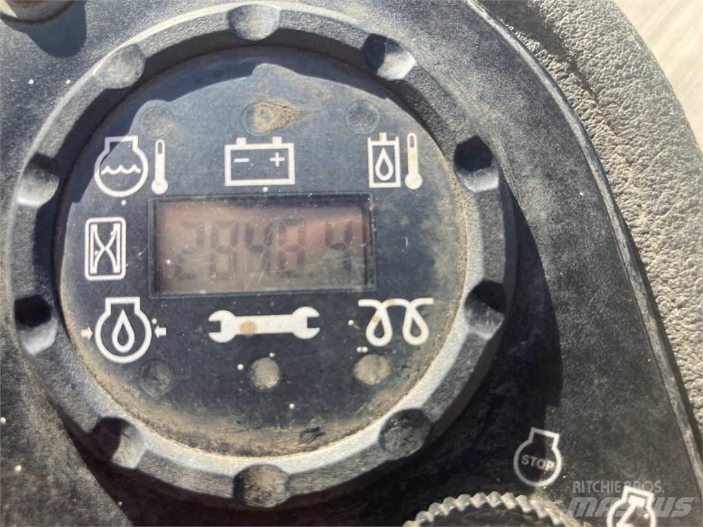 John Deere 2500EH Vedené sekačky