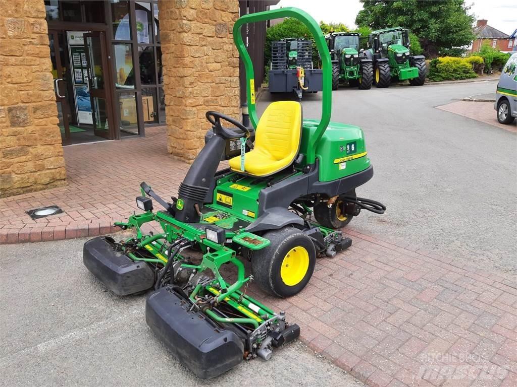 John Deere 2500EH Vedené sekačky