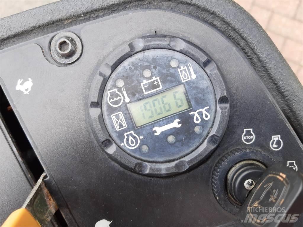 John Deere 2500EH Vedené sekačky